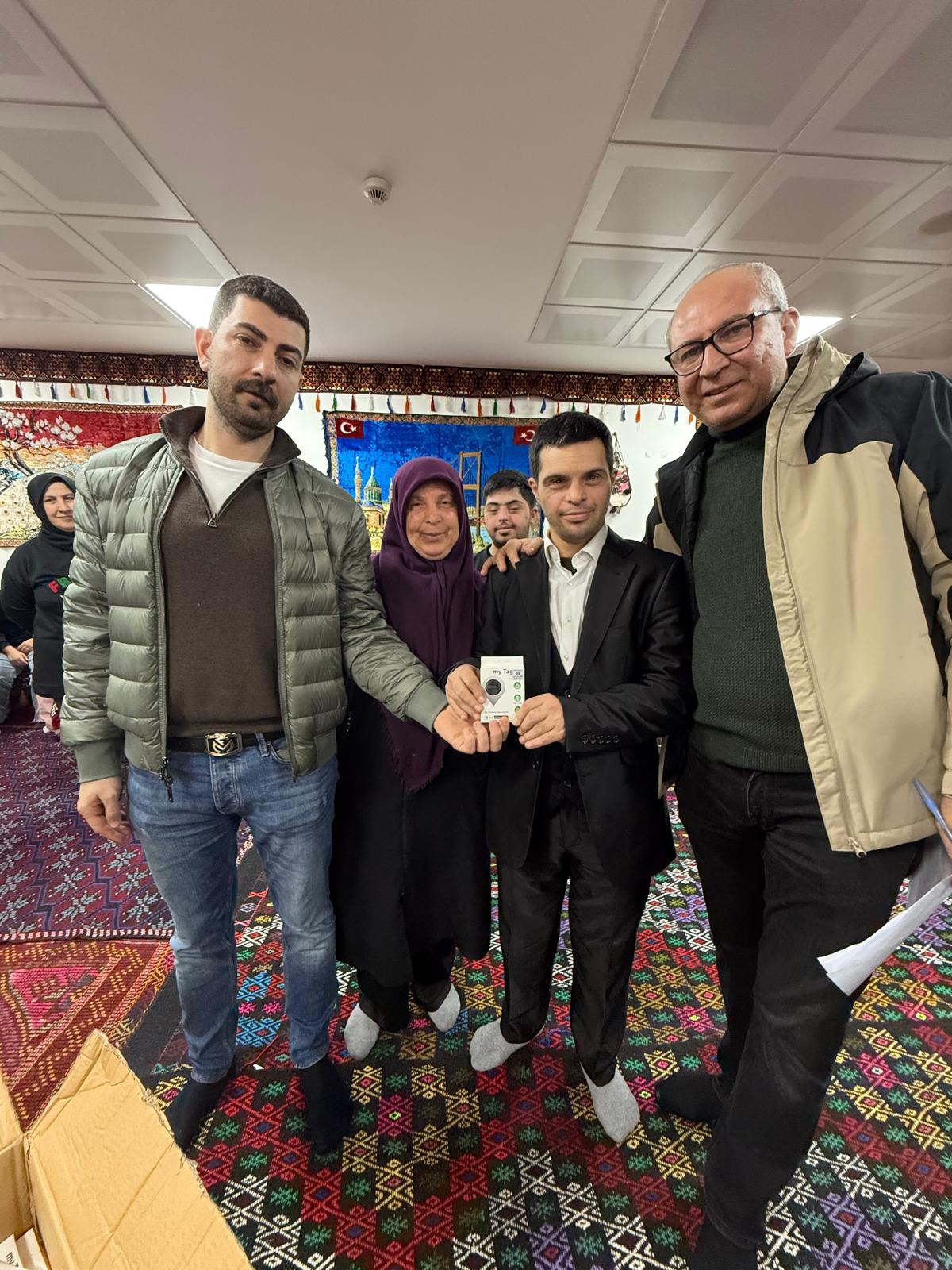 Rotary Otizmli ve Down sendromlu Çocuklara GPS Cihazı Dağıttı