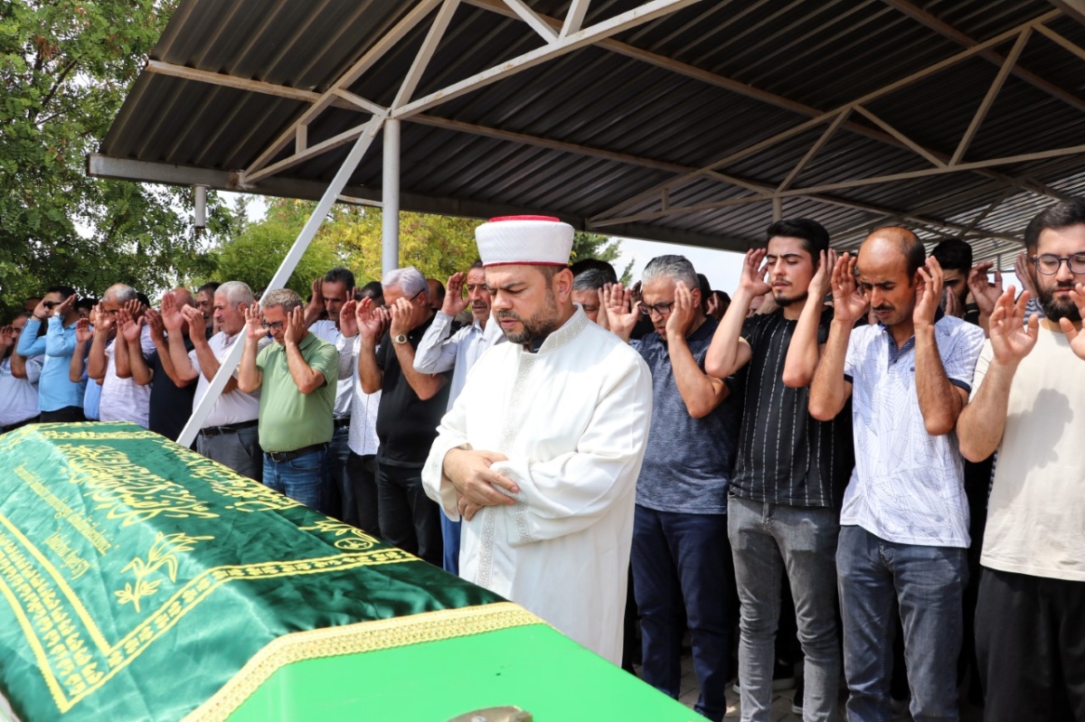 Genç gazeteciler gözyaşlarıyla uğurlandı