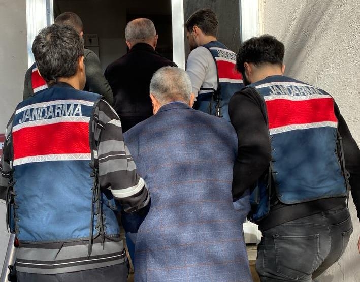 PKK'ya erzak ve lojistik desteği sağlayan şüpheliler 7 yıl 6 ay hapis cezasına çarptırıldı