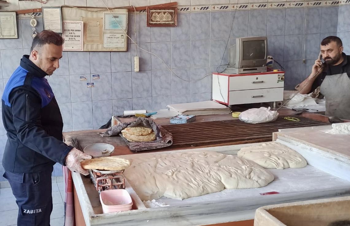 Zabıta ekiplerinden fırınlara sıkı denetim