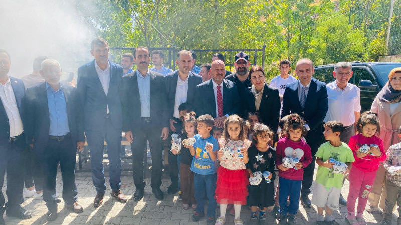 Milletvekili Kurt, Çocuklarımızın Yüzü Gülsün