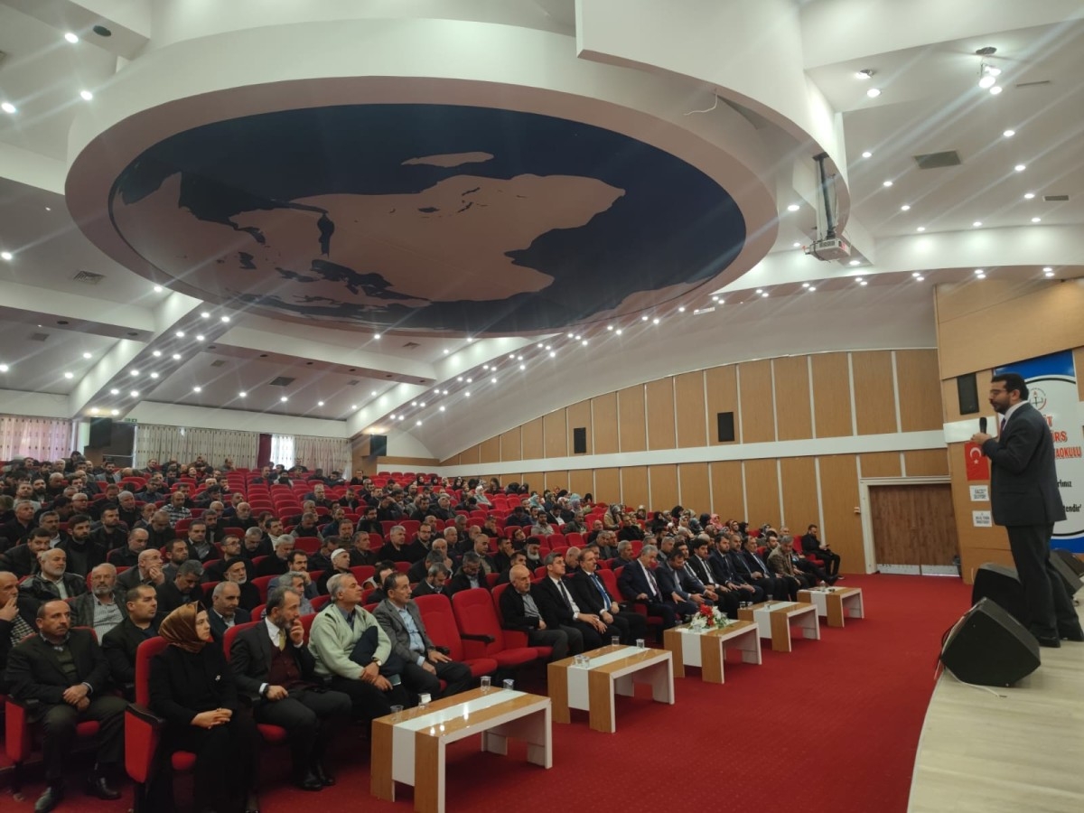 'Aileyi Korumak Geleceğimizi İnşa Etmektir' konferansına büyük ilgi