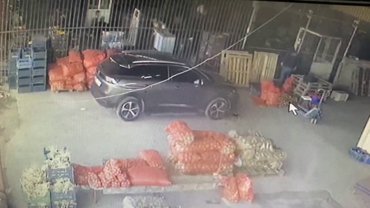 Suriye uyruklu çocuğun bıçaklanma anı  güvenlik kamerasına yansıdı 