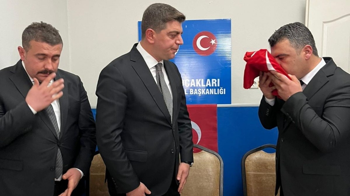 Adıyaman Ülkü Ocakları'nda başkanlık devir teslimi yapıldı