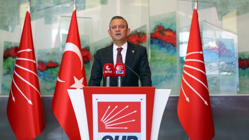 CHP Lideri Özel'den Esenyurt Belediye Başkanı Ahmet Özer'in gözaltına alınmasına sert tepki
