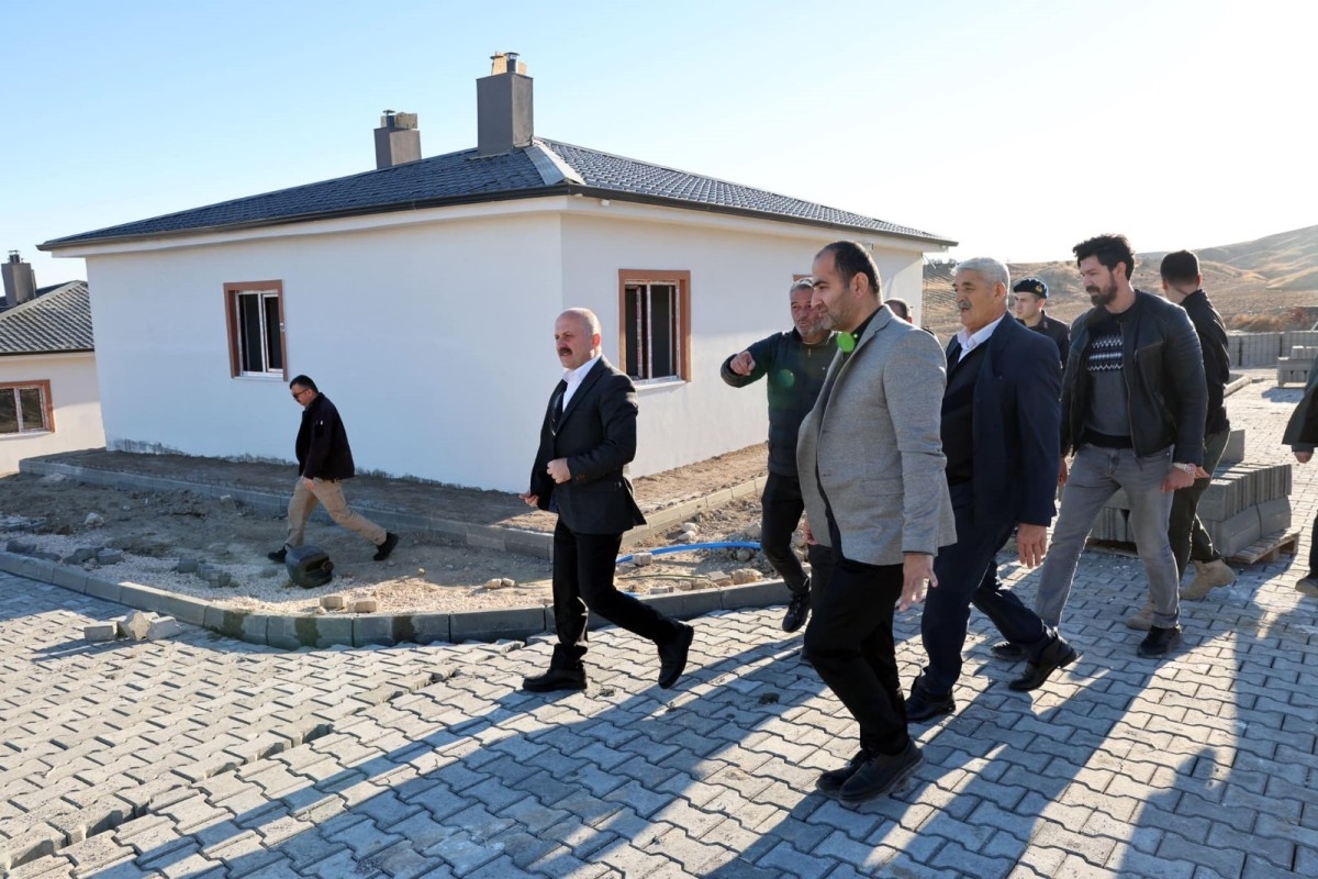 Vali Varol, Boztepe Köyü'nde: 'Son hak sahibi yerleşene kadar çalışmaya devam edeceğiz'