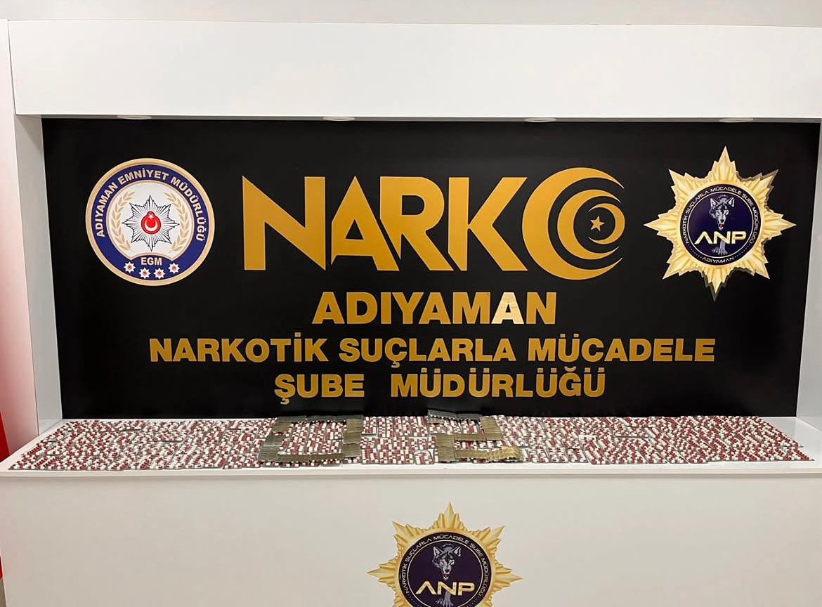 Adıyaman’da Uyuşturucu Operasyonu: 3.332 Adet Sentetik Ecza Ele Geçirildi!