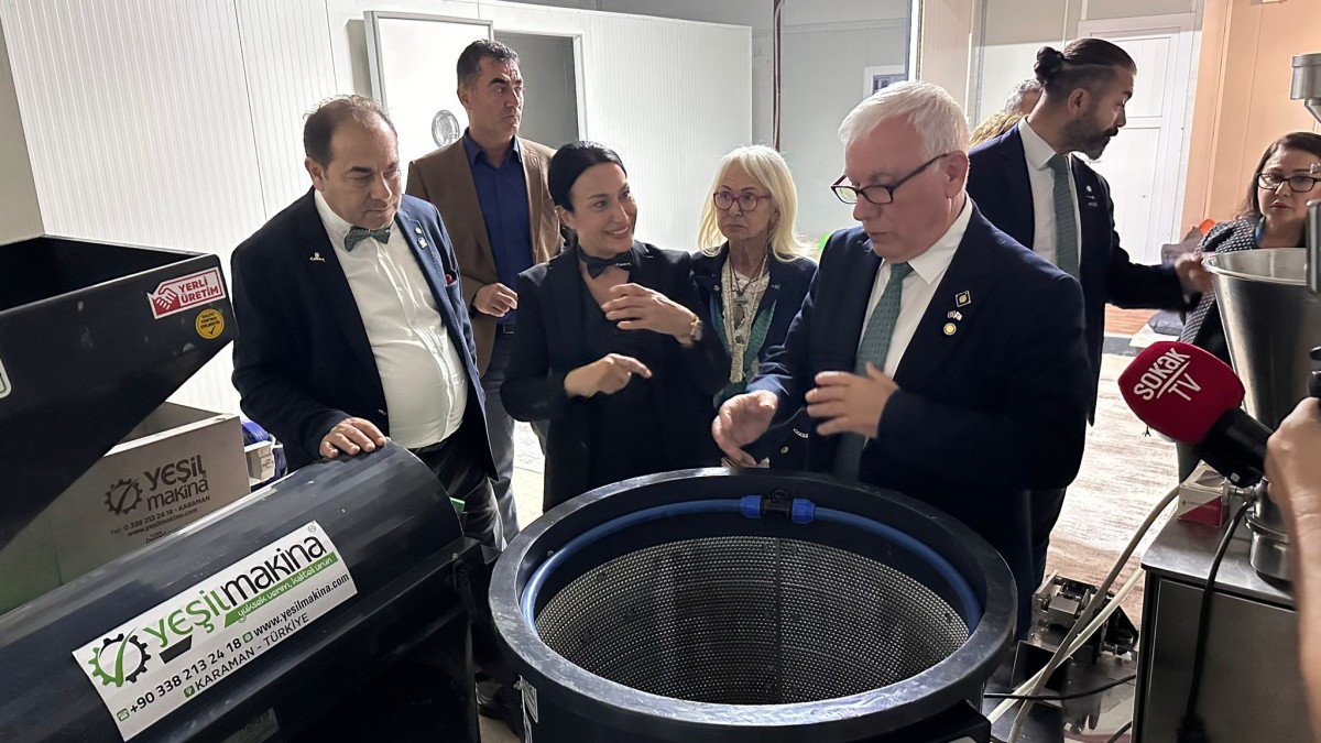 DEPREM BÖLGESİNDE UMUT YEŞERDİ: GÖLBAŞI KADIN KOOPERATİFİ, ROTARY’NİN DESTEĞİYLE YAŞ MEYVE-SEBZE KURUTMA TESİSİNE KAVUŞTU