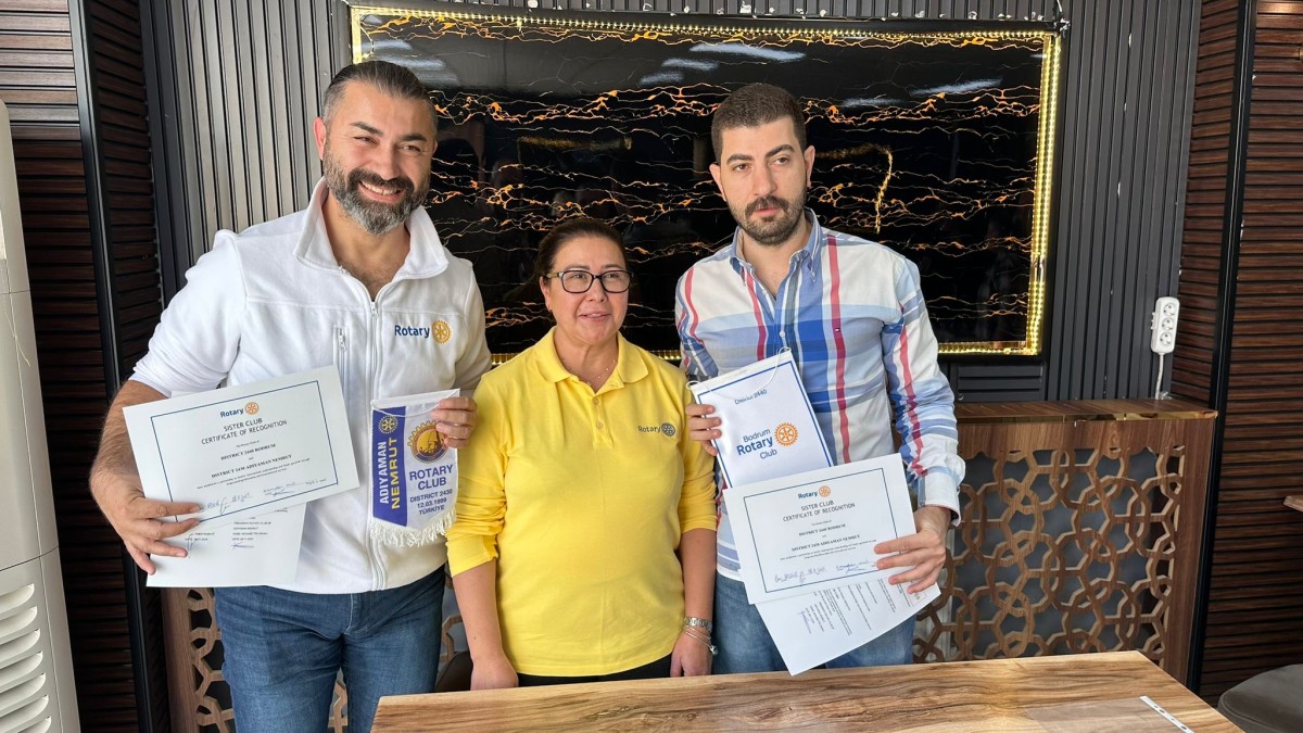 ROTARY’DEN DEPREM BÖLGESİNDE KARDEŞLİK KÖPRÜSÜ:  BODRUM, KARYA, NEMRUT VE KOS ROTARY KULÜPLERİ EL ELE VEREREK KARDEŞ KULÜP PROTOKOLÜ İMZALADI